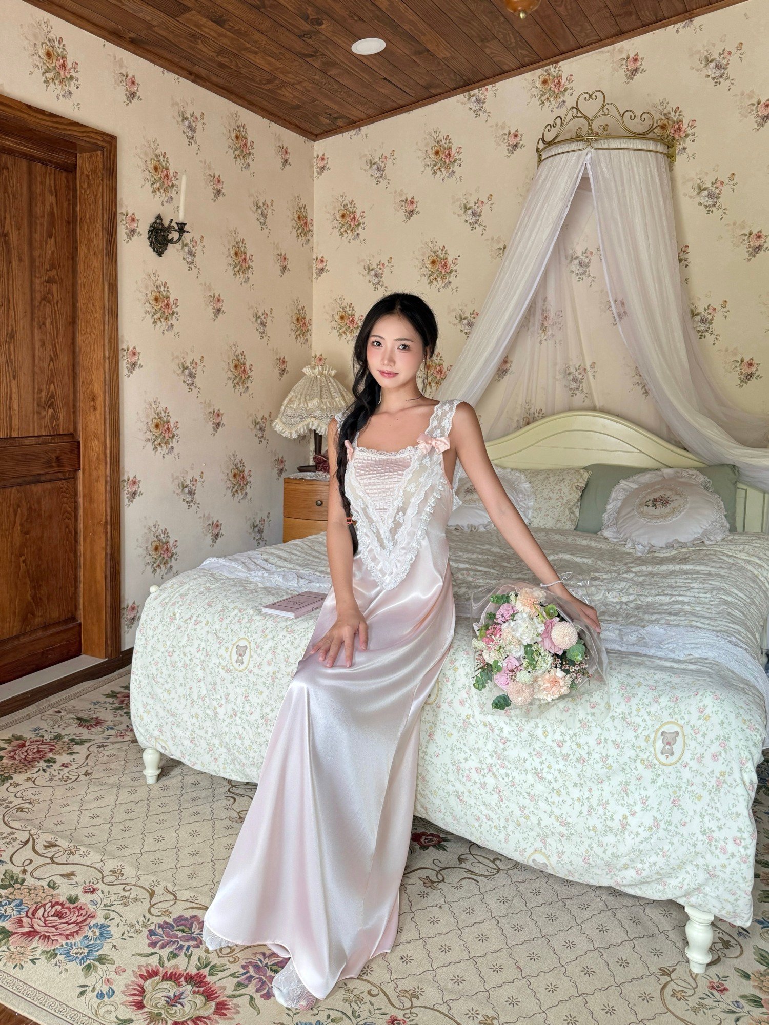 {"ARInfo":{"IsUseAR":false},"Version":"1.0.0","MakeupInfo":{"IsUseMakeup":false},"FaceliftInfo":{"IsChangeEyeLift":false,"IsChangeFacelift":false,"IsChangePostureLift":false,"IsChangeNose":false,"IsChangeFaceChin":false,"IsChangeMouth":false,"IsChangeThinFace":true},"BeautyInfo":{"SwitchMedicatedAcne":false,"IsAIBeauty":false,"IsBrightEyes":false,"IsSharpen":false,"IsOldBeauty":false,"IsReduceBlackEyes":false},"HandlerInfo":{"AppName":2},"FilterInfo":{"IsUseFilter":false}}